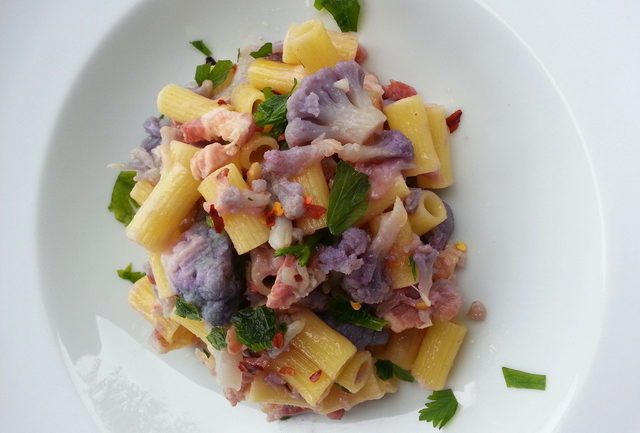 Ditaloni with purple cauliflower