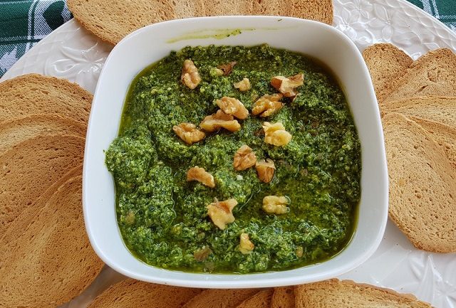 pesto sauce as dip 