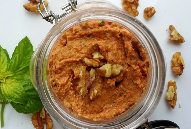 Roasted red pepper pesto