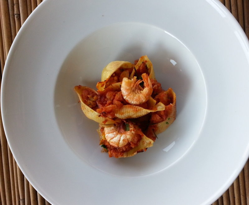 Conchiglioni with prawns (or scampi)