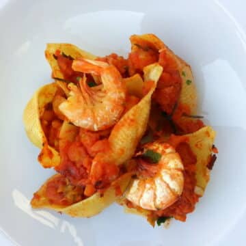 conchiglioni with prawns