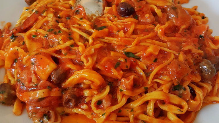 Tagliolini alla mediterranea