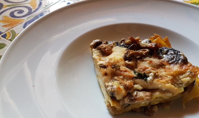 Lasagna bianca with mushrooms and burrata