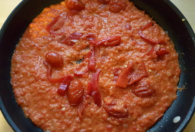 Long fusilli with roasted pepper sauce