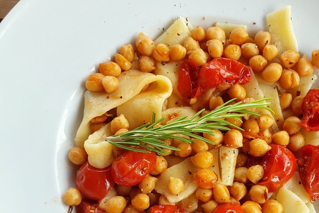 lagane pasta with chickpeas