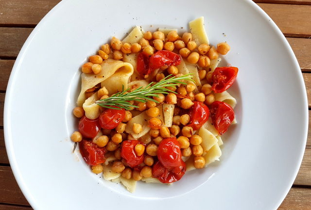 lagane pasta with chickpeas