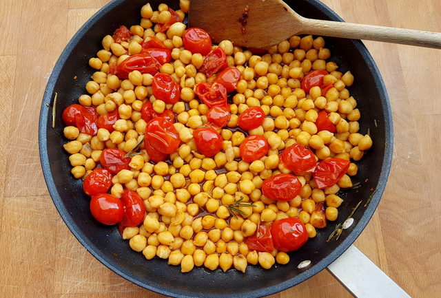 lagane pasta with chickpeas