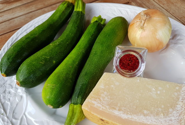 pasta with saffron and zucchini