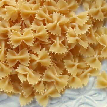 farfalle pasta -bow tie pasta