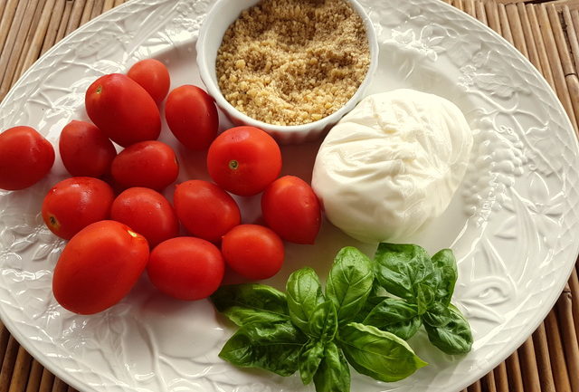 fusilli pasta with tomatoes, basil & burrata cream 