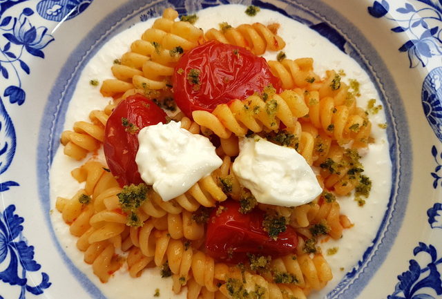 fusilli pasta with tomatoes, basil & burrata cream 