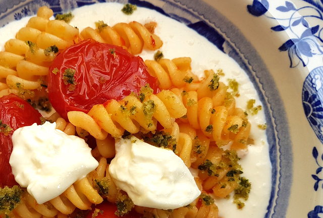 fusilli pasta with tomatoes, basil & burrata cream 