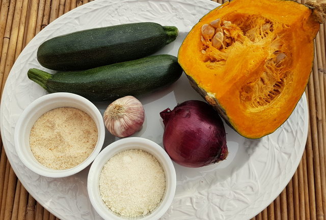 Baked pasta with pumpkin and zucchini 