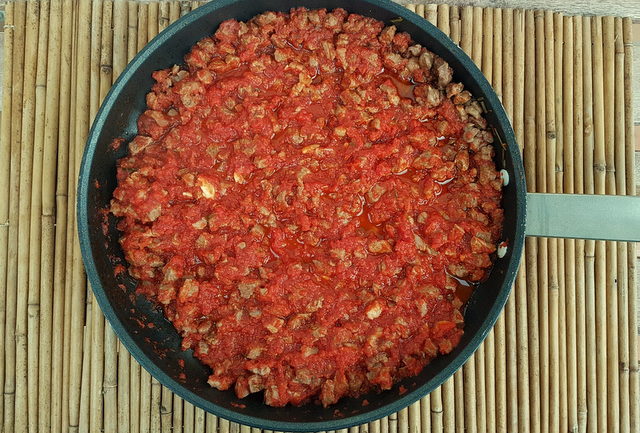 Fusilli pasta with lamb ragu from Molise