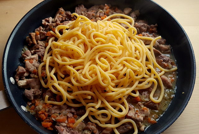 Bigoli pasta with farmyard ragu (di corte)