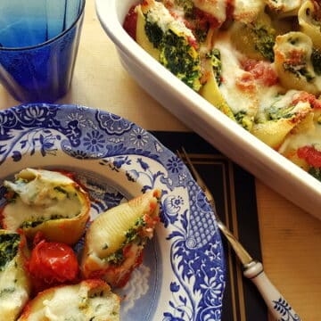 Conchiglioni pasta shells with spinach and ricotta