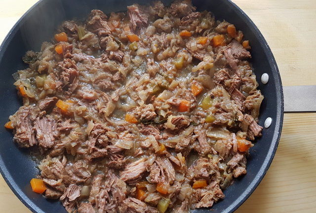 la Genovese ragu in skillet