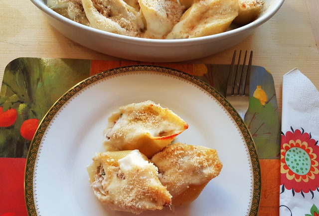 baked conchiglioni pasta shells with tuna and ricotta 