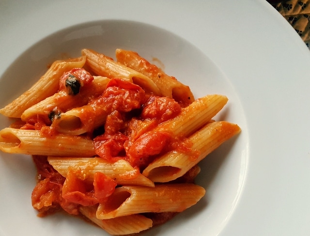 Pasta with tomato sauce allo scarpariello-image