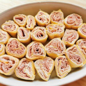 Baked pasta roses (pasta rosettes)