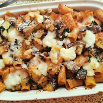 Baked whole wheat pasta with eggplant.