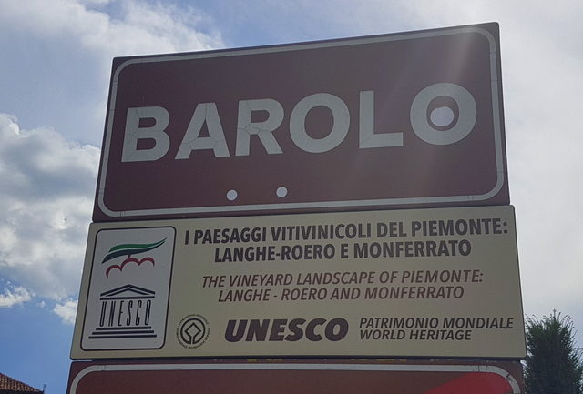 Signpost Barolo, Piemonte