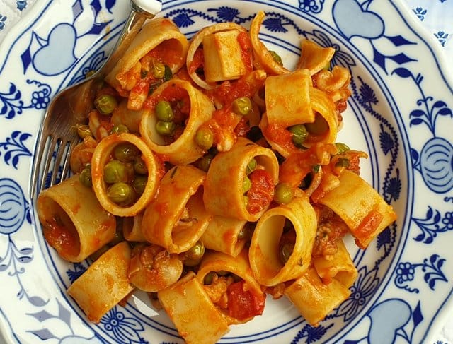 calamarata with stewed cuttlefish and peas