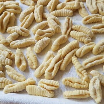 Cavatelli on a tray.