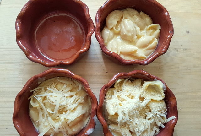 Cheesy conchiglie pasta al forno (baked pasta shells). 