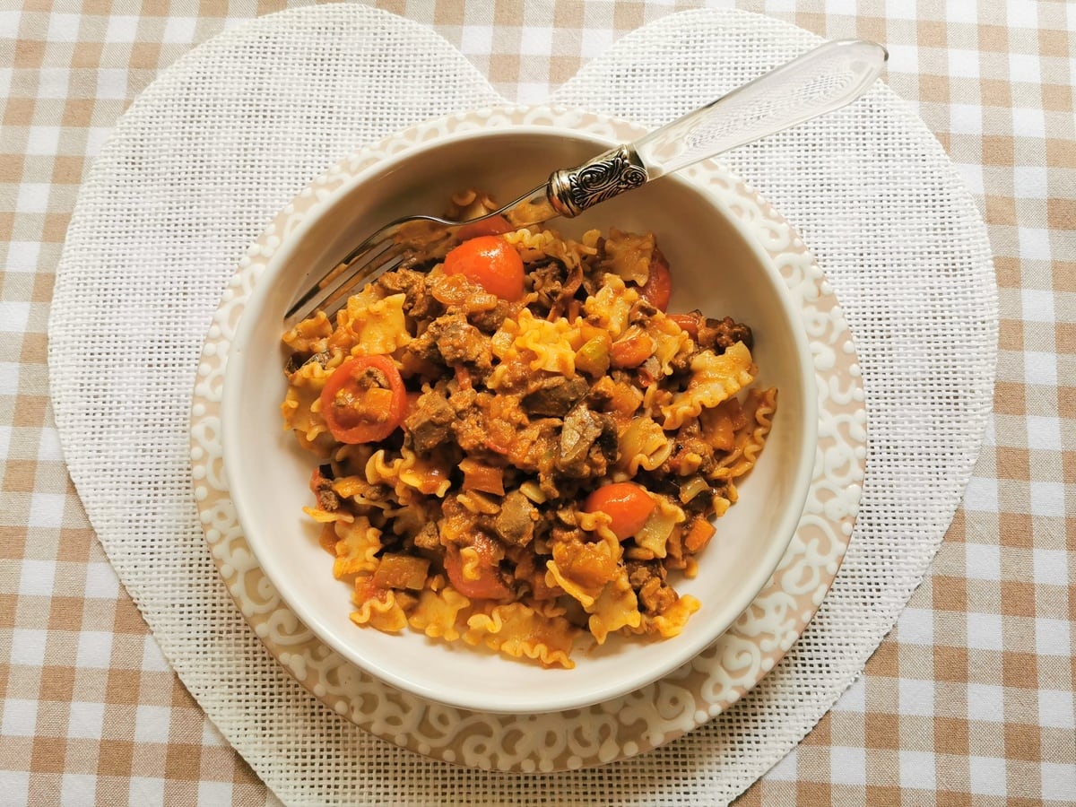 Chicken liver pasta with porcini mushrooms; Recipe from Marche