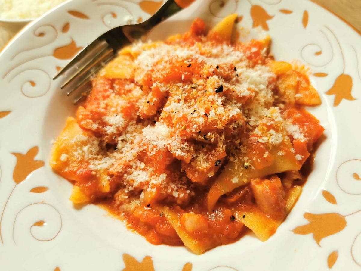 Corn and wheat flour pasta triangles.