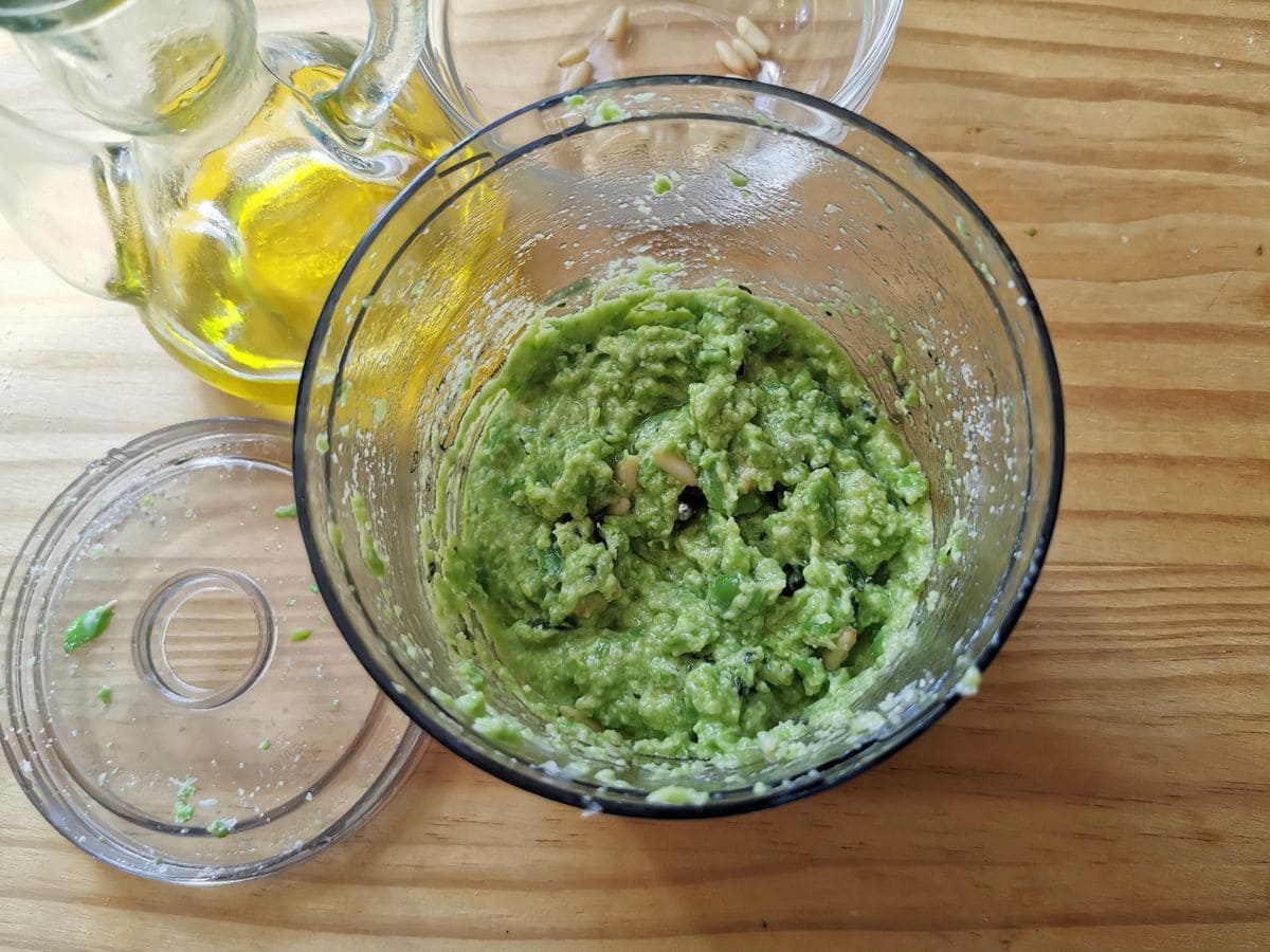 Ready fava bean pesto in food processor.