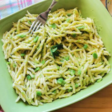 Creamy fava bean pesto (marò) recipe from Liguria.