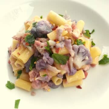 Ditaloni with purple cauliflower