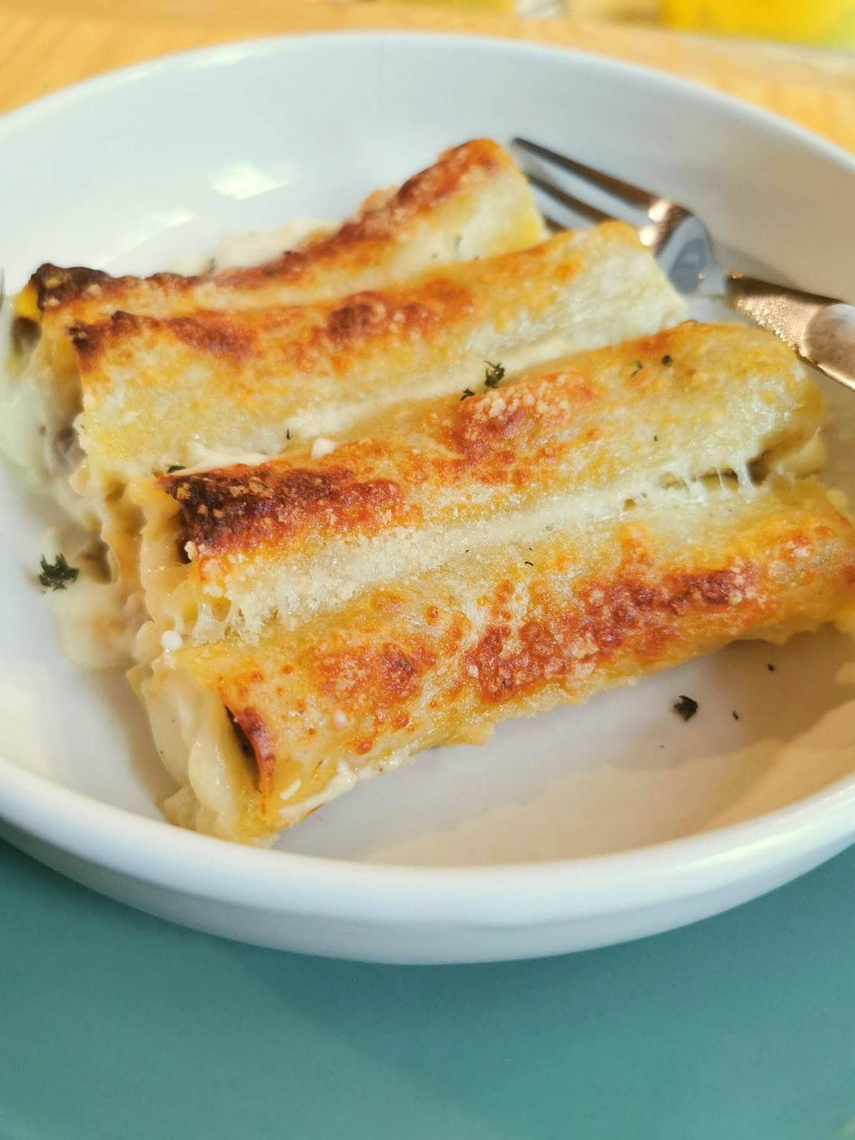 Easy Italian beef cannelloni with béchamel.
