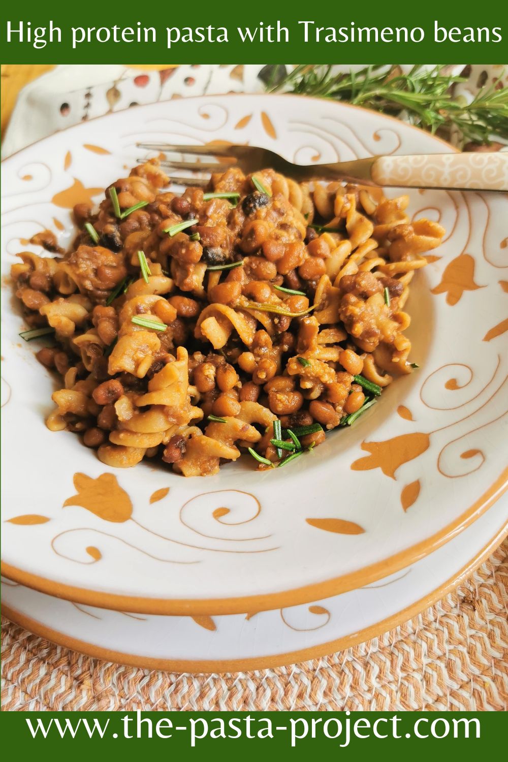 Verticle image with text of easy high protein pasta with Trasimeno beans recipe for Pinterest.