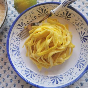 Easy saffron, lemon and butter tagliolini pasta recipe.