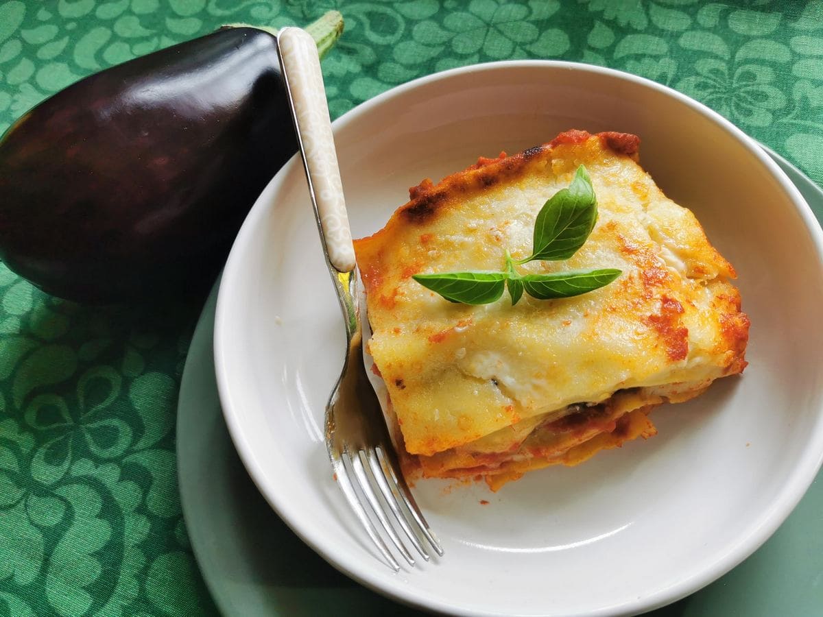 Eggplant parmigiana lasagna (lasagne alla parmigiana).