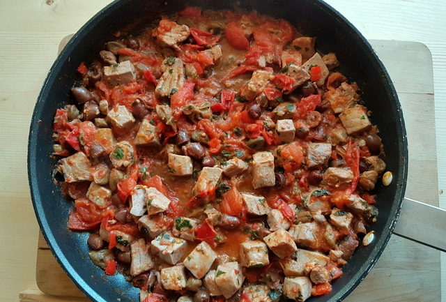 Sauce for fresh tuna pasta all'eoliana in frying pan