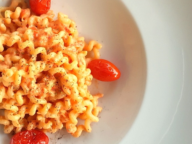 Long fusilli with pesto Calabrese.