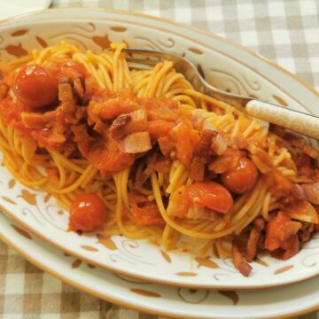 Gluten free spaghetti with pancetta tomato sauce (col rancetto)