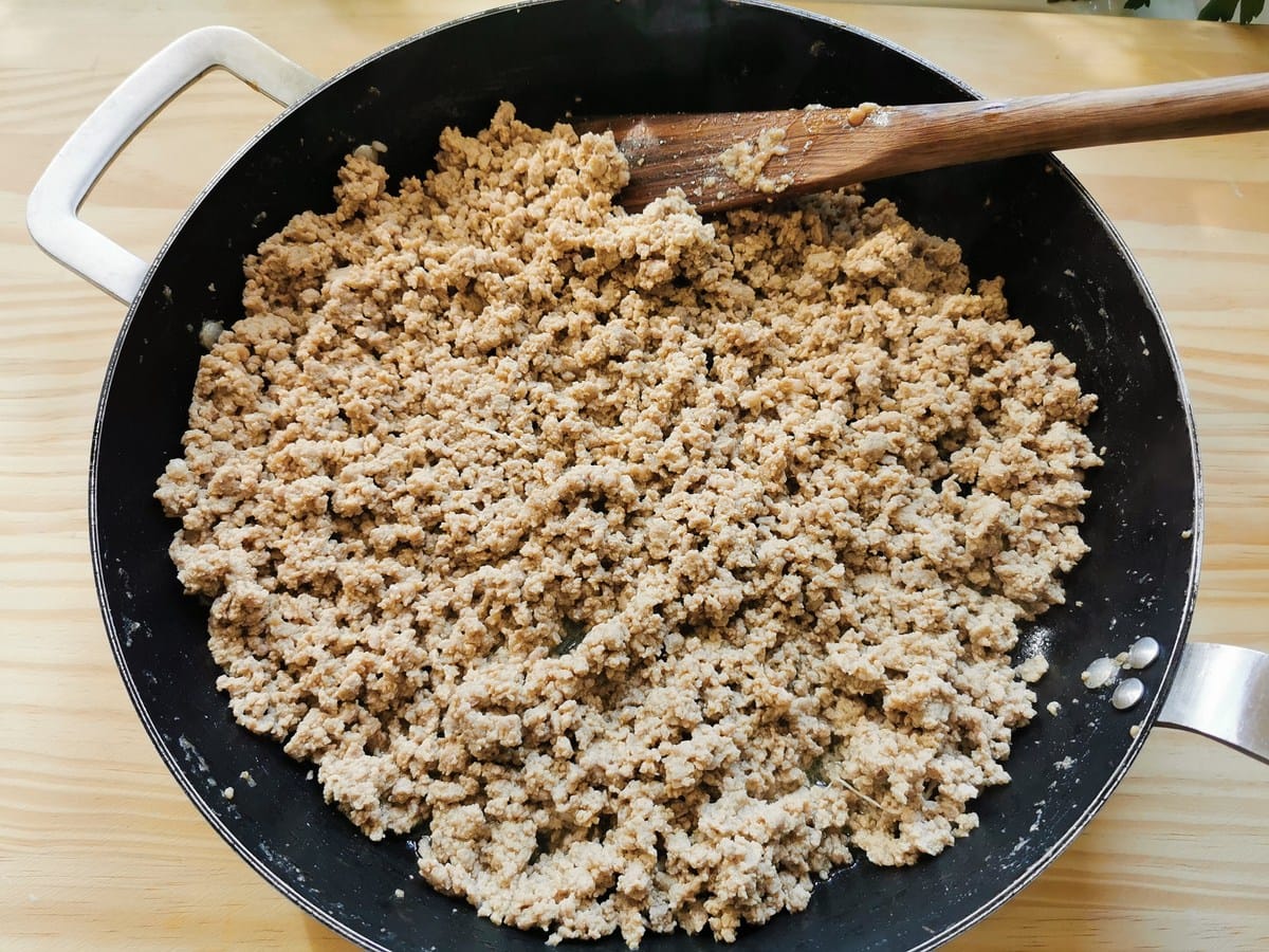 Cooked cannelloni filling in skillet