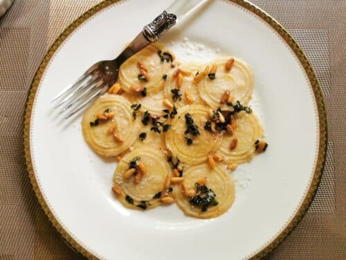 コルツェッティ　Corzetti Corzetti or Croxetti Pasta from Liguria. – The Pasta Project