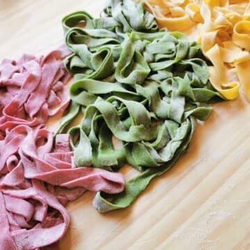 How to make colored pasta at home.