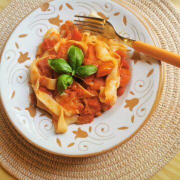 Italian homemade eggless (vegan) tagliatelle del compare recipe.