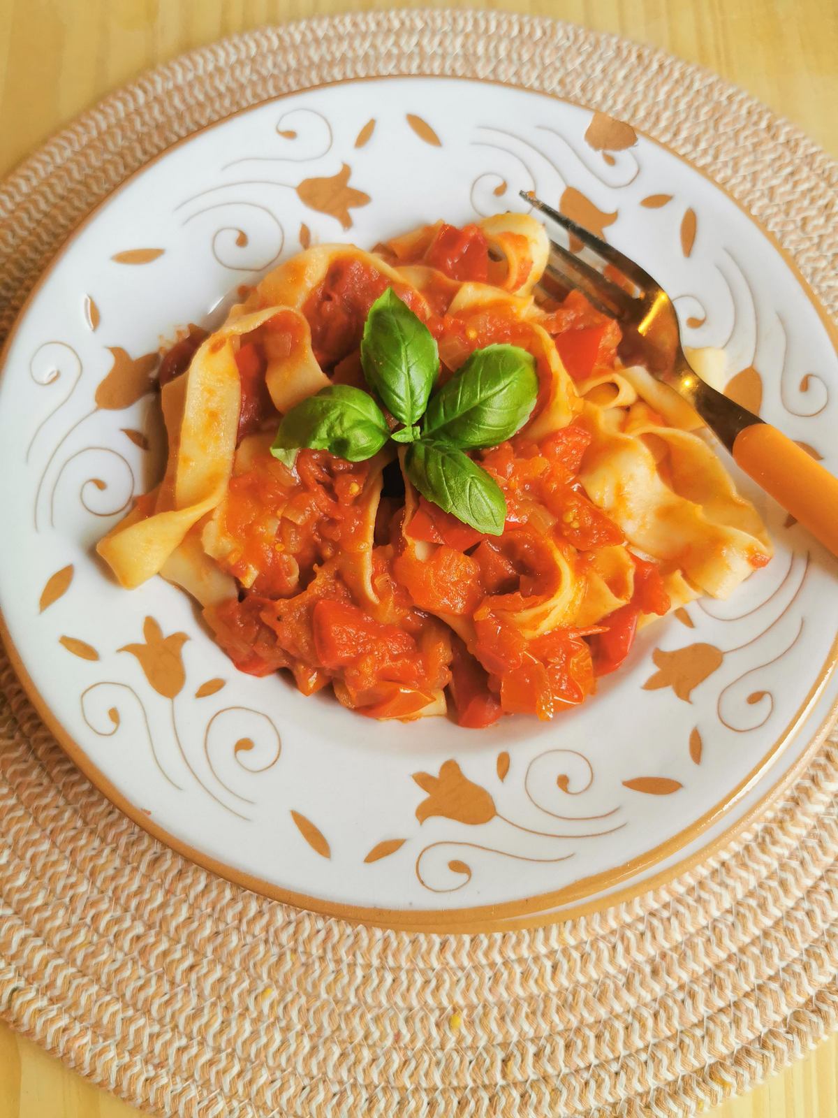 Italian homemade eggless (vegan) tagliatelle del compare recipe.
