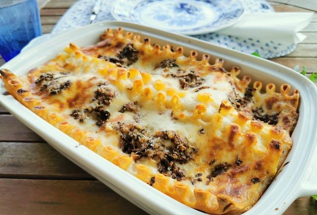 Italian ricotta mushroom lasagne al forno (baked lasagna)