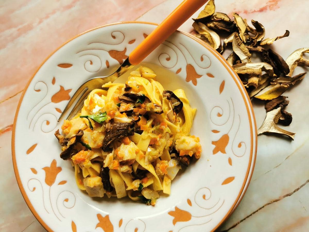 Salt cod (baccalà) and porcini tagliatelle