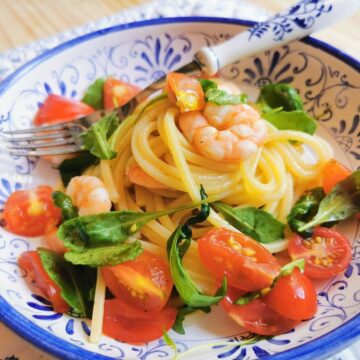 Italian cold spaghetti salad with shrimp