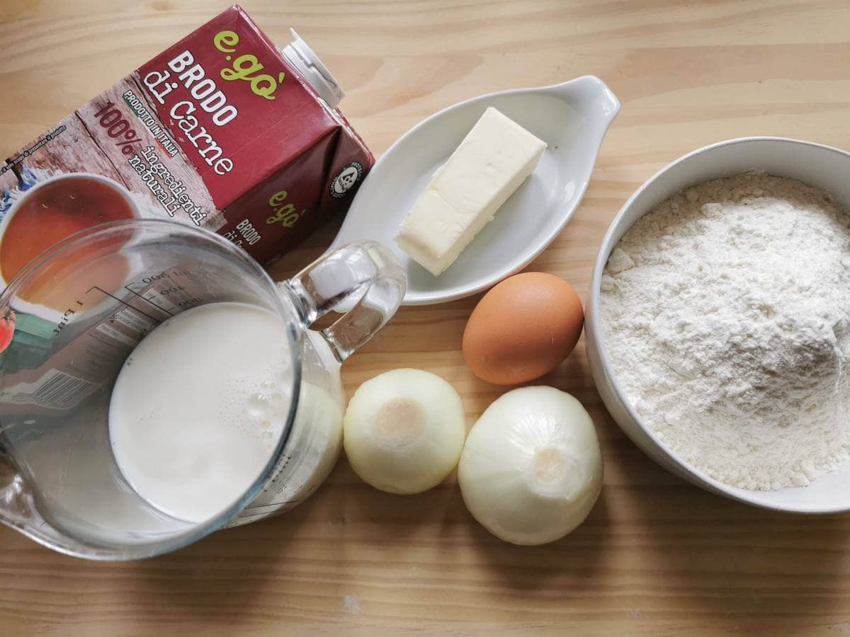 Ingredients for gnocchetti dalla Valle D’Aosta ((chnèfflènè)); egg, flour, milk, onion, butter and meat broth.